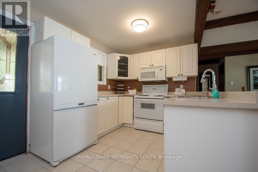 31 Alpine Street, Kawartha Lakes (Ops), Ontario  K9V 4R1 - Photo 20 - X12516744