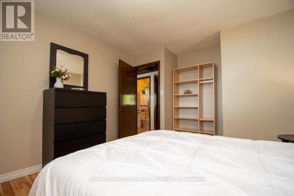 31 Alpine Street, Kawartha Lakes (Ops), Ontario  K9V 4R1 - Photo 31 - X12516744