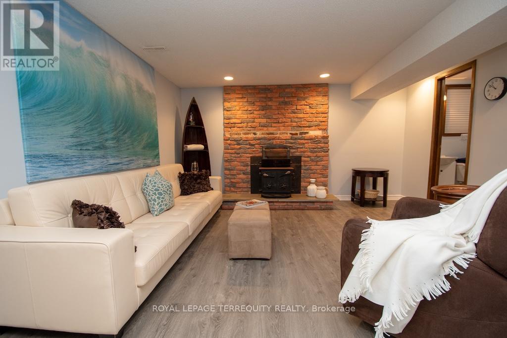 31 Alpine Street, Kawartha Lakes (Ops), Ontario  K9V 4R1 - Photo 35 - X12516744