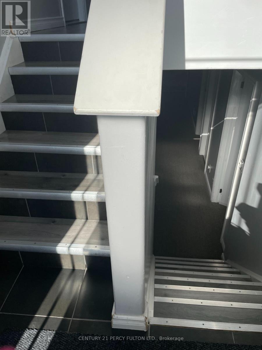 181 Parcells Crescent, Peterborough (Otonabee Ward 1), Ontario  K9K 2P2 - Photo 12 - X12516870