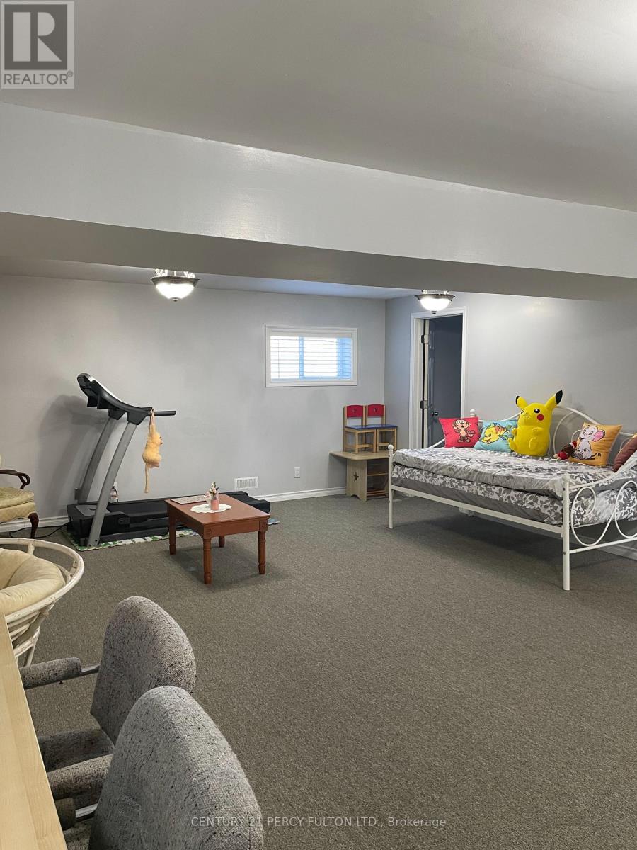 181 Parcells Crescent, Peterborough (Otonabee Ward 1), Ontario  K9K 2P2 - Photo 14 - X12516870