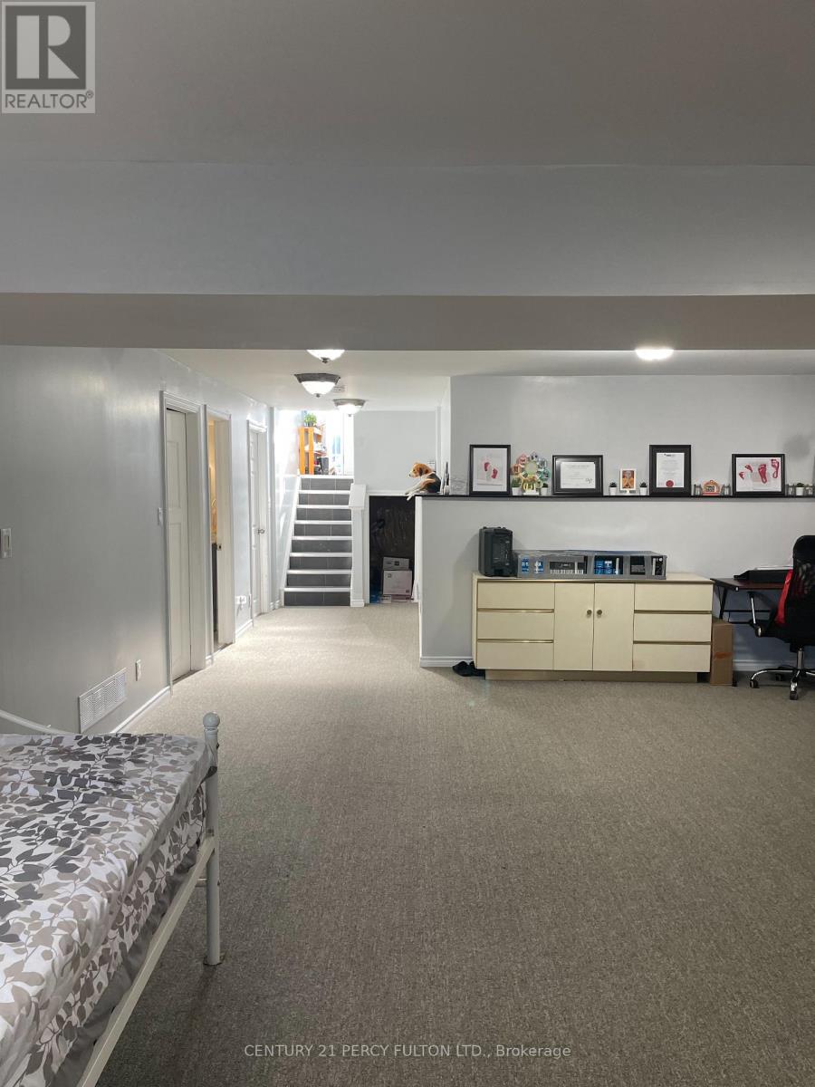 181 Parcells Crescent, Peterborough (Otonabee Ward 1), Ontario  K9K 2P2 - Photo 15 - X12516870