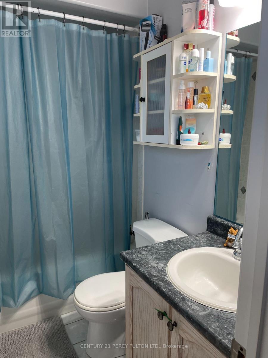 181 Parcells Crescent, Peterborough (Otonabee Ward 1), Ontario  K9K 2P2 - Photo 9 - X12516870