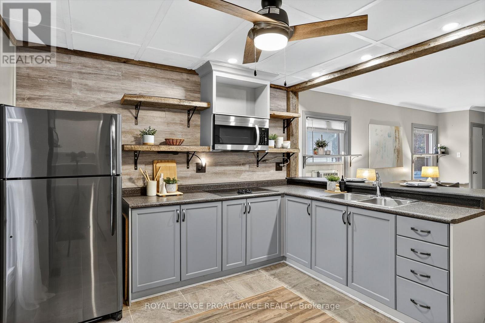 410 Dublin Street, Peterborough (Town Ward 3), Ontario  K9H 3C9 - Photo 11 - X12517246