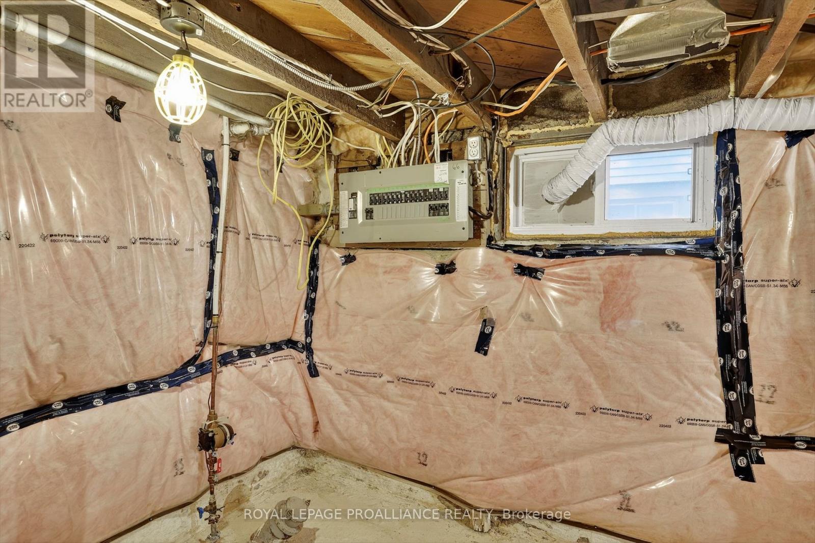 410 Dublin Street, Peterborough (Town Ward 3), Ontario  K9H 3C9 - Photo 28 - X12517246