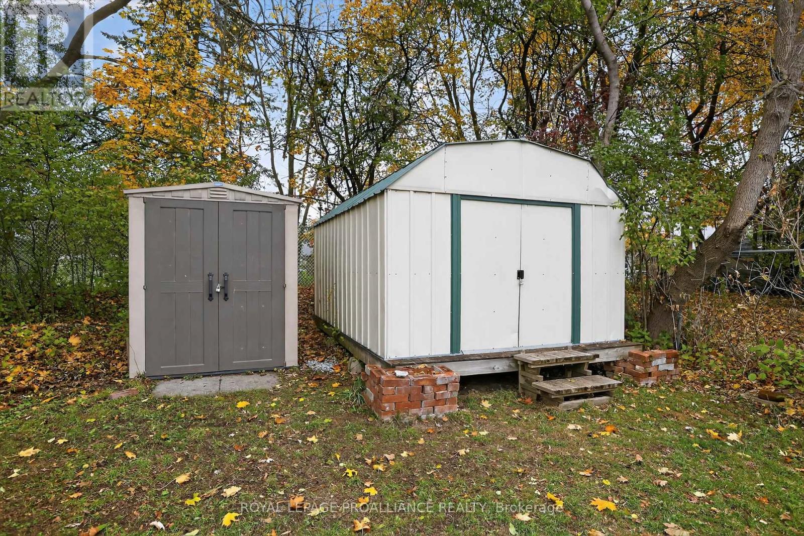 410 Dublin Street, Peterborough (Town Ward 3), Ontario  K9H 3C9 - Photo 38 - X12517246