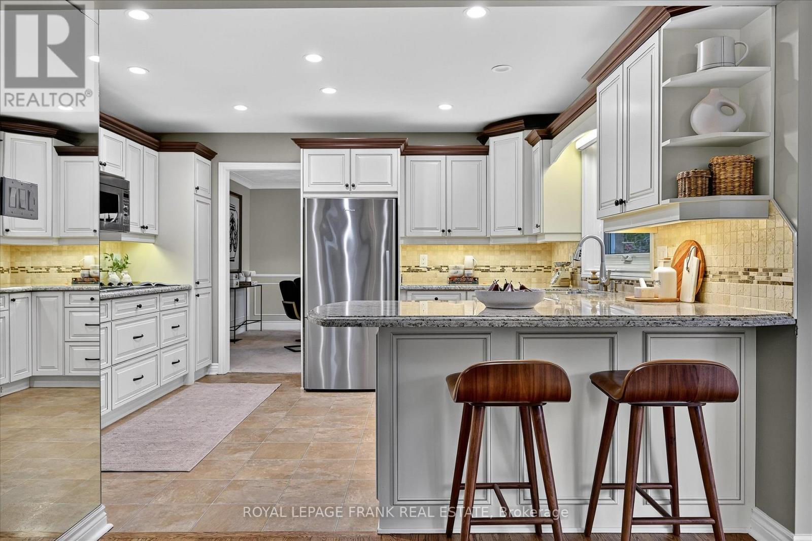 1162 Summit Drive, Peterborough (Otonabee Ward 1), Ontario  K9J 8A7 - Photo 12 - X12517392