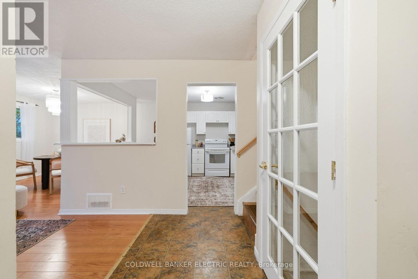 918 Rochelle Court, Peterborough (Ashburnham Ward 4), Ontario  K9J 1J7 - Photo 5 - X12517710