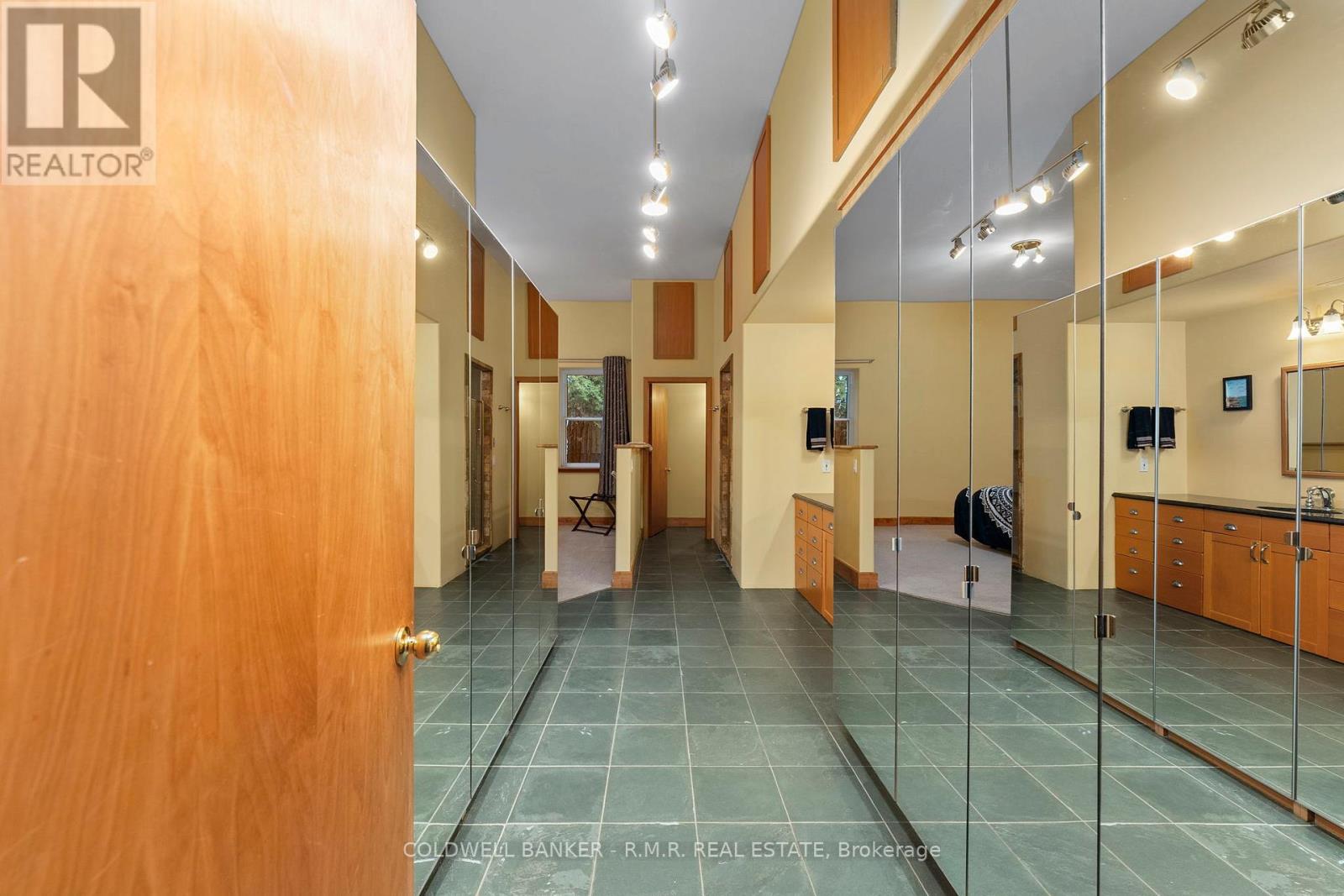 74 Butternut Drive, Kawartha Lakes (Fenelon), Ontario  K9V 4R1 - Photo 37 - X12518886