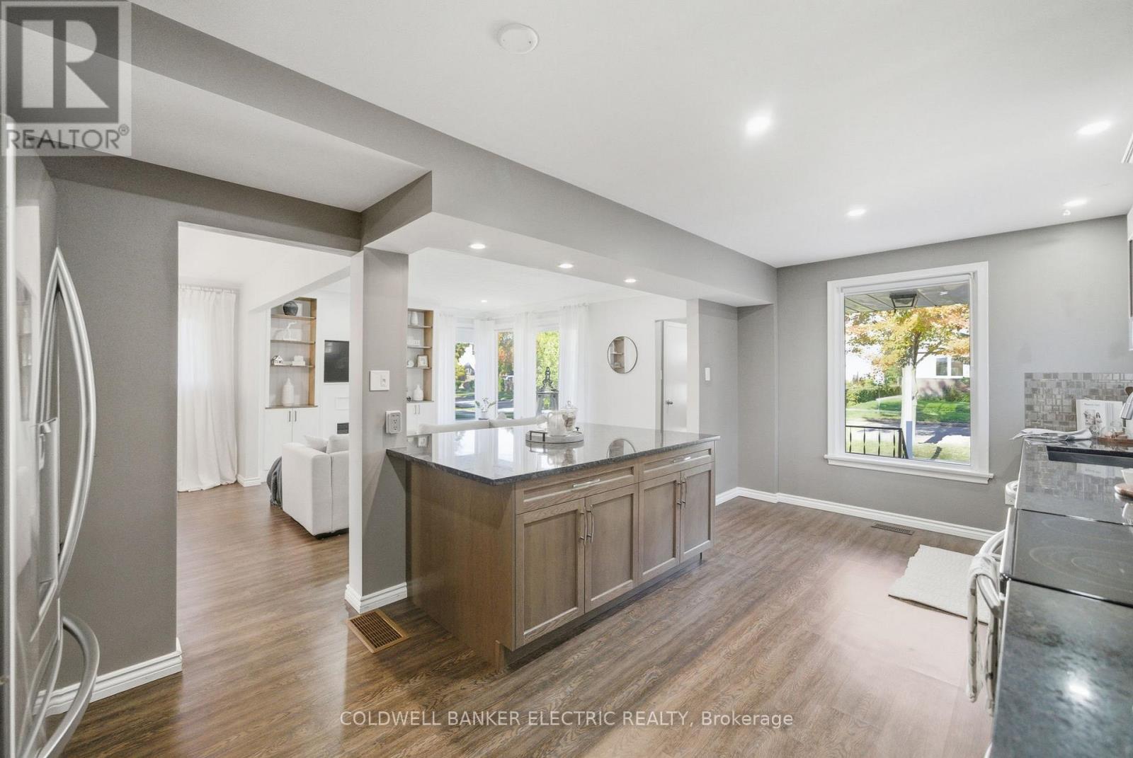 193 Benson Avenue, Peterborough (Northcrest Ward 5), Ontario  K9H 5Y6 - Photo 7 - X12519128