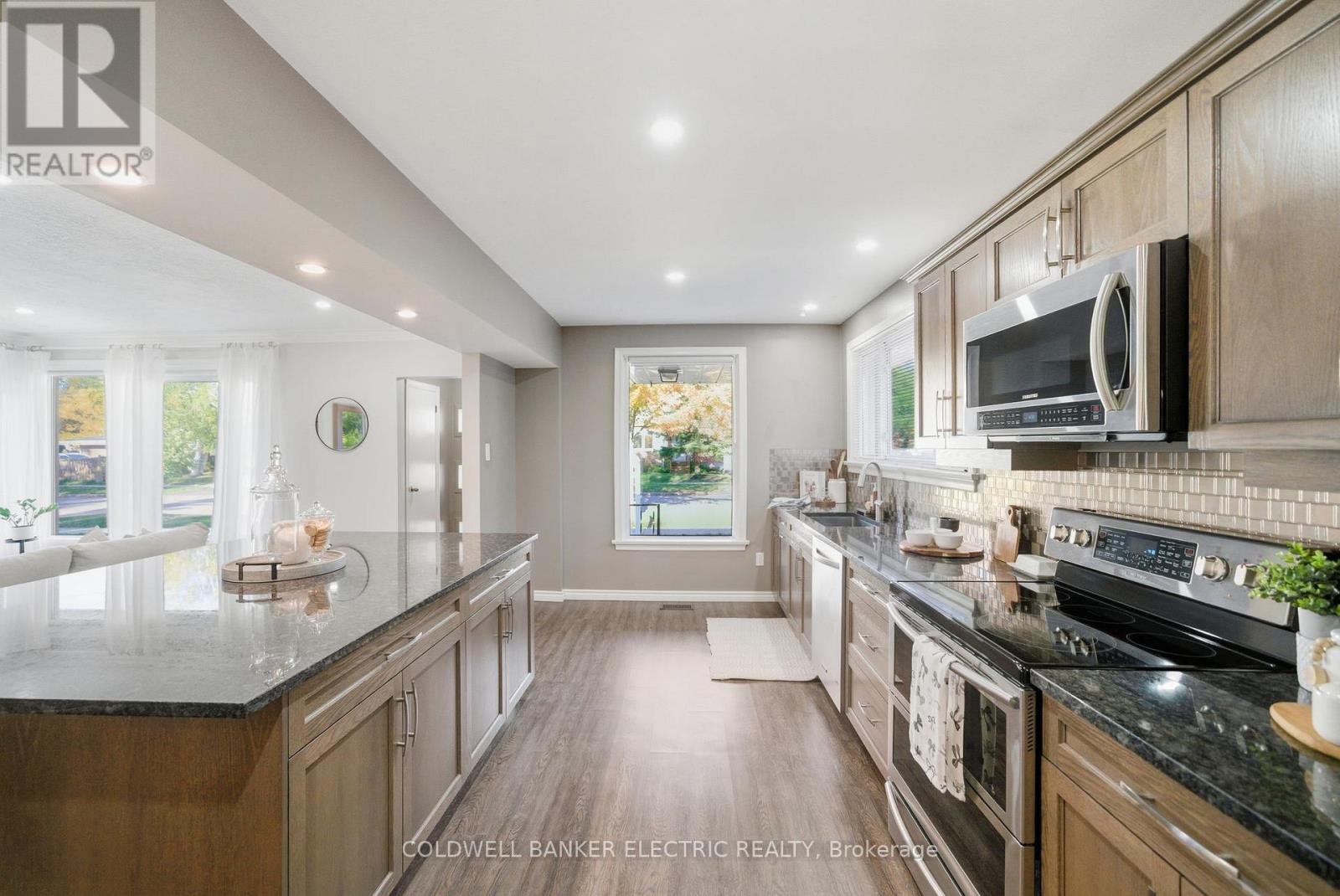 193 Benson Avenue, Peterborough (Northcrest Ward 5), Ontario  K9H 5Y6 - Photo 8 - X12519128