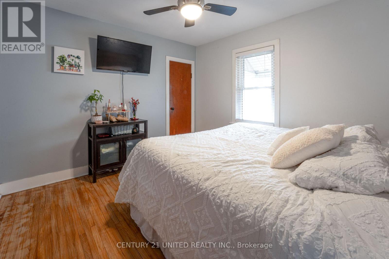 273 Bennet Street, Peterborough (Northcrest Ward 5), Ontario  K9H 5B8 - Photo 11 - X12519194