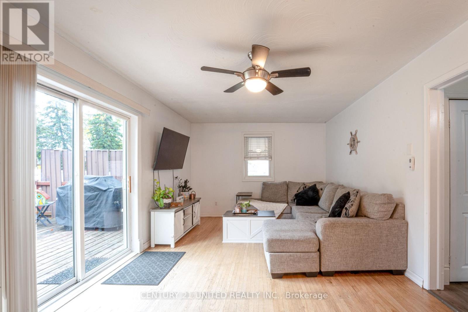 273 Bennet Street, Peterborough (Northcrest Ward 5), Ontario  K9H 5B8 - Photo 4 - X12519194