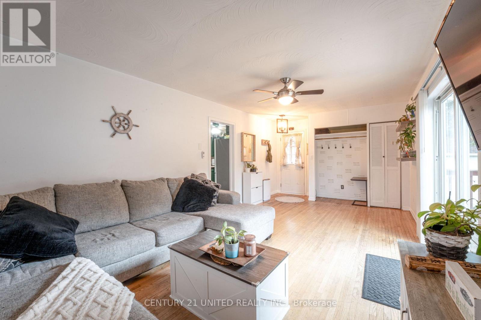 273 Bennet Street, Peterborough (Northcrest Ward 5), Ontario  K9H 5B8 - Photo 5 - X12519194