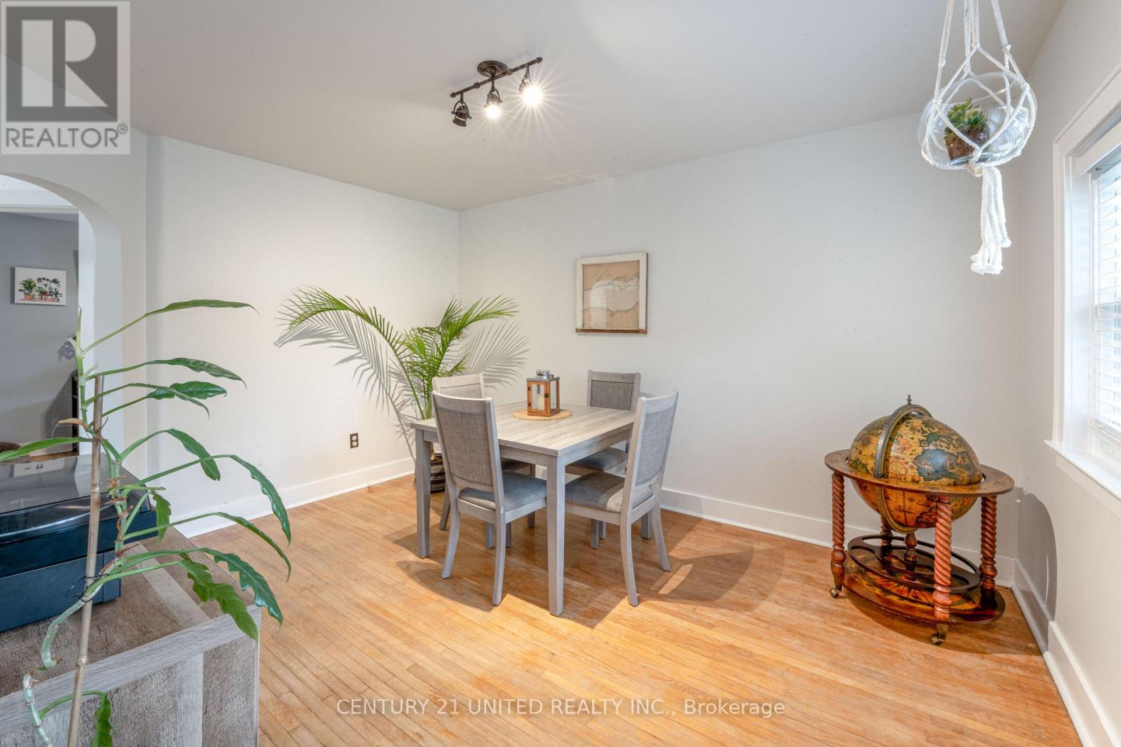 273 Bennet Street, Peterborough (Northcrest Ward 5), Ontario  K9H 5B8 - Photo 7 - X12519194