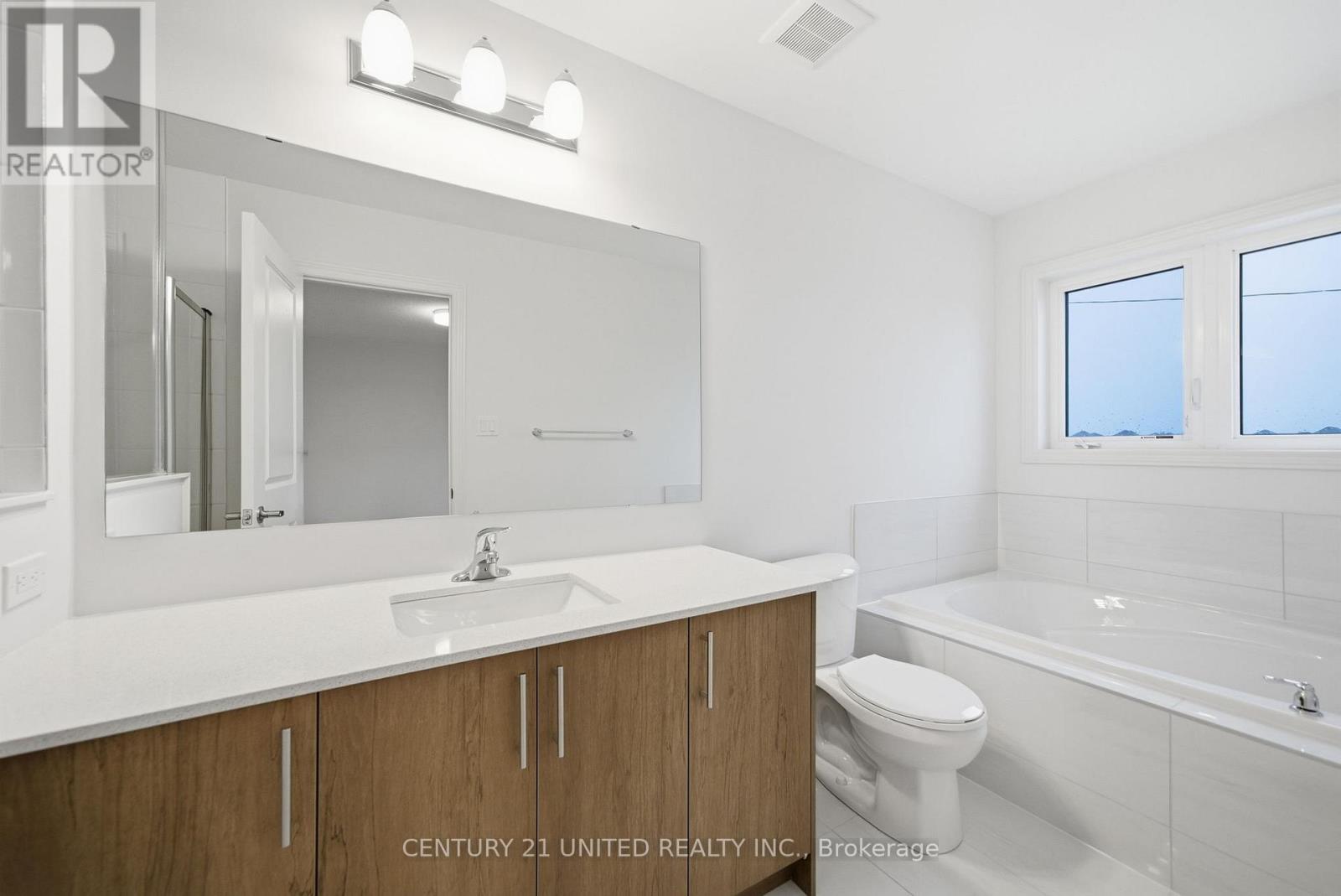 129 Sanderson Drive, Kawartha Lakes (Lindsay), Ontario  K9V 0S7 - Photo 39 - X12519438