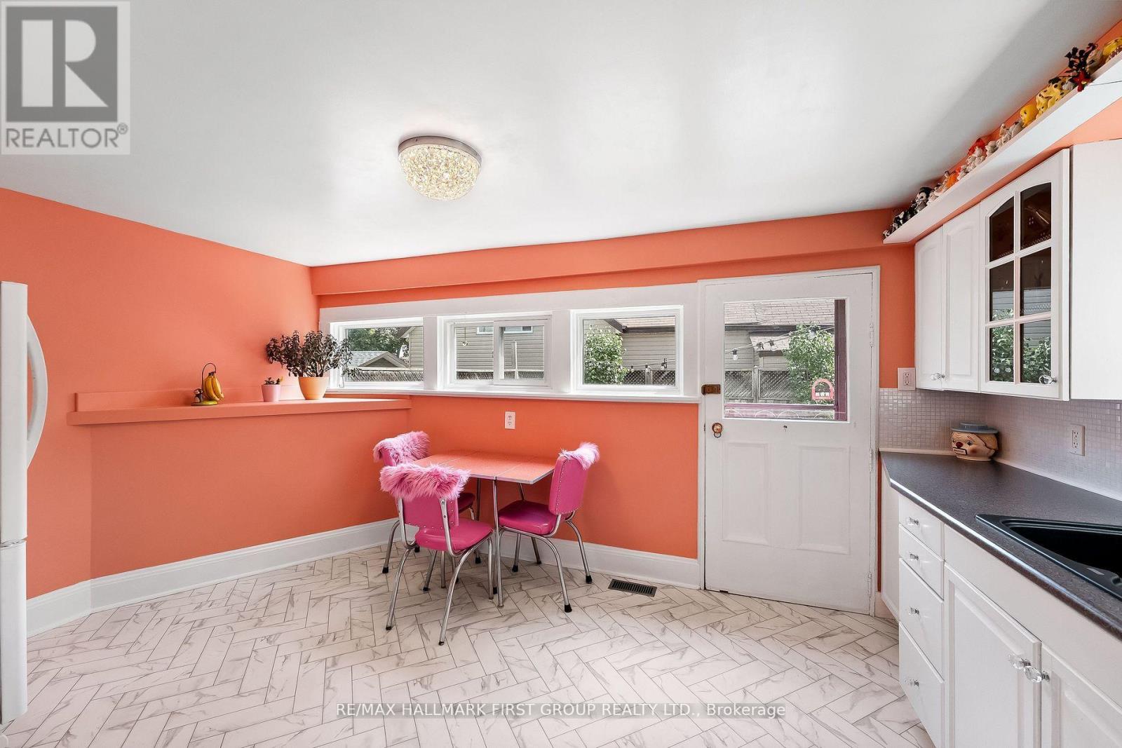 168 Adeline Street, Peterborough (Town Ward 3), Ontario  K9J 5E3 - Photo 18 - X12519618