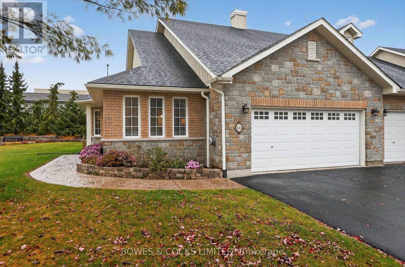 135 VILLAGE CRESCENT, peterborough (otonabee ward 1), Ontario