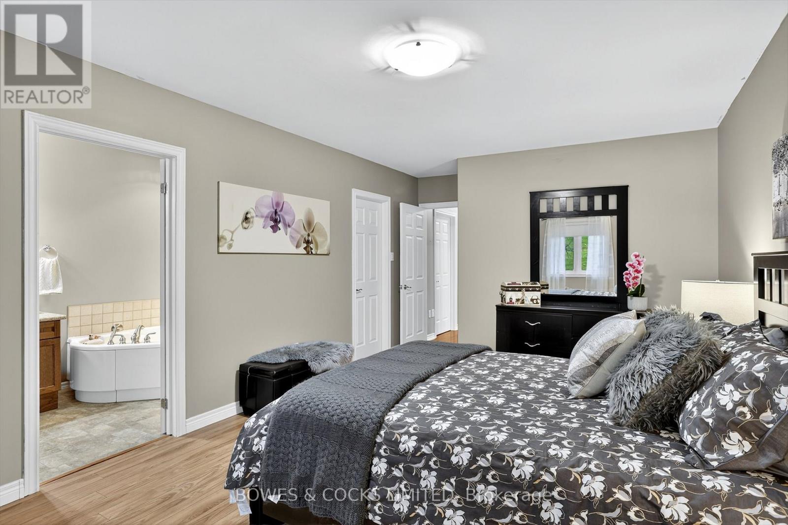 63 - 135 Village Crescent, Peterborough (Otonabee Ward 1), Ontario  K9J 0A9 - Photo 21 - X12520884