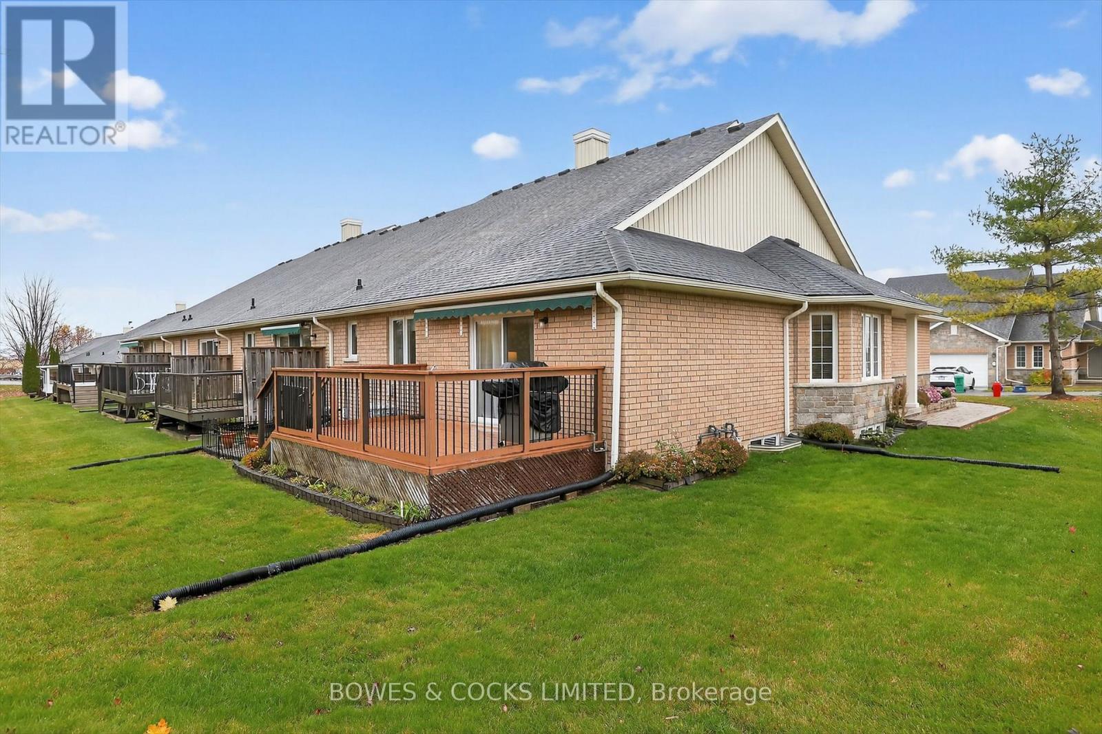 63 - 135 Village Crescent, Peterborough (Otonabee Ward 1), Ontario  K9J 0A9 - Photo 38 - X12520884