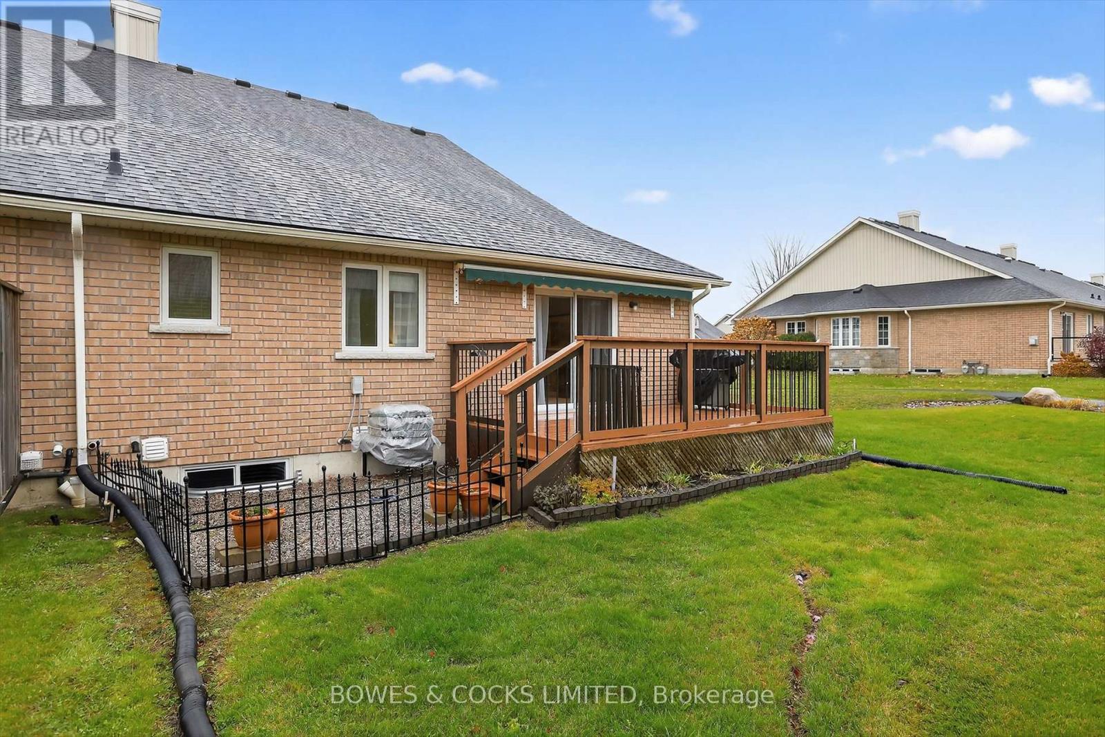 63 - 135 Village Crescent, Peterborough (Otonabee Ward 1), Ontario  K9J 0A9 - Photo 40 - X12520884