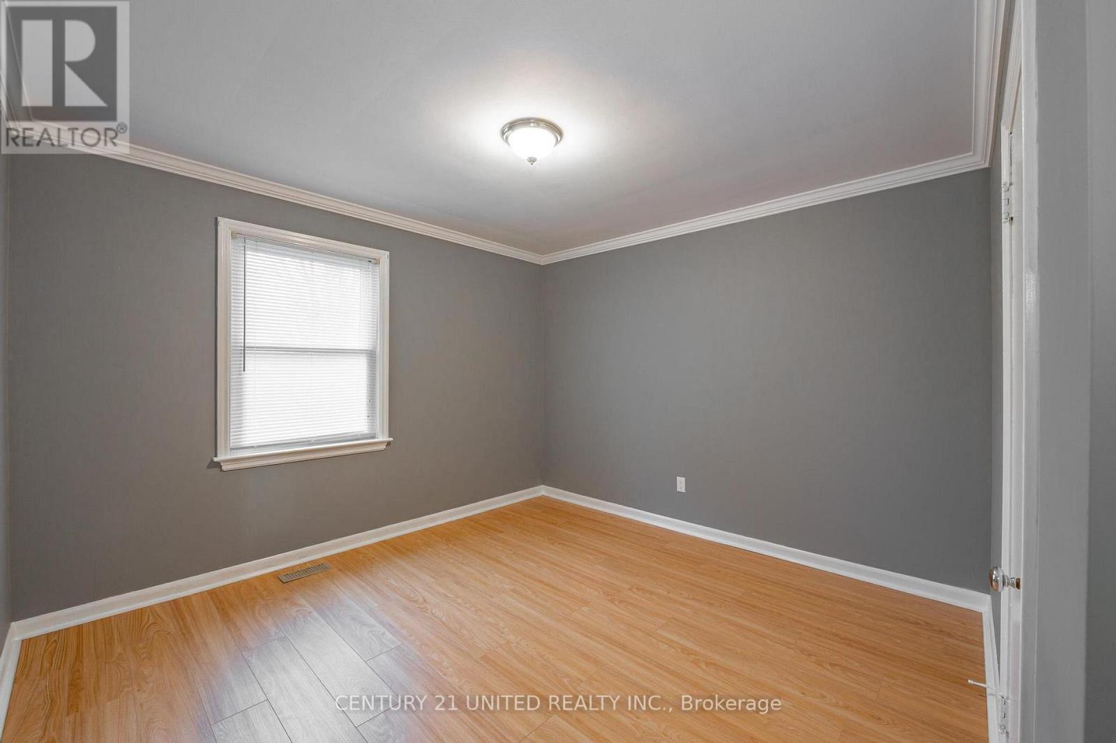 835 Barnardo Avenue, Peterborough (Northcrest Ward 5), Ontario  K9H 5W1 - Photo 10 - X12520956