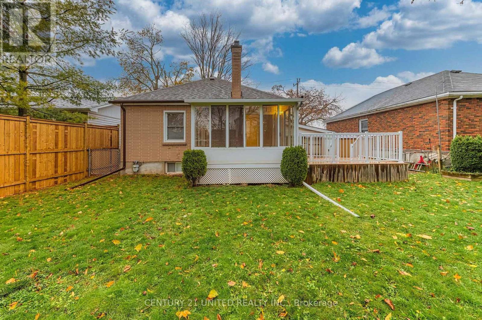 835 Barnardo Avenue, Peterborough (Northcrest Ward 5), Ontario  K9H 5W1 - Photo 4 - X12520956