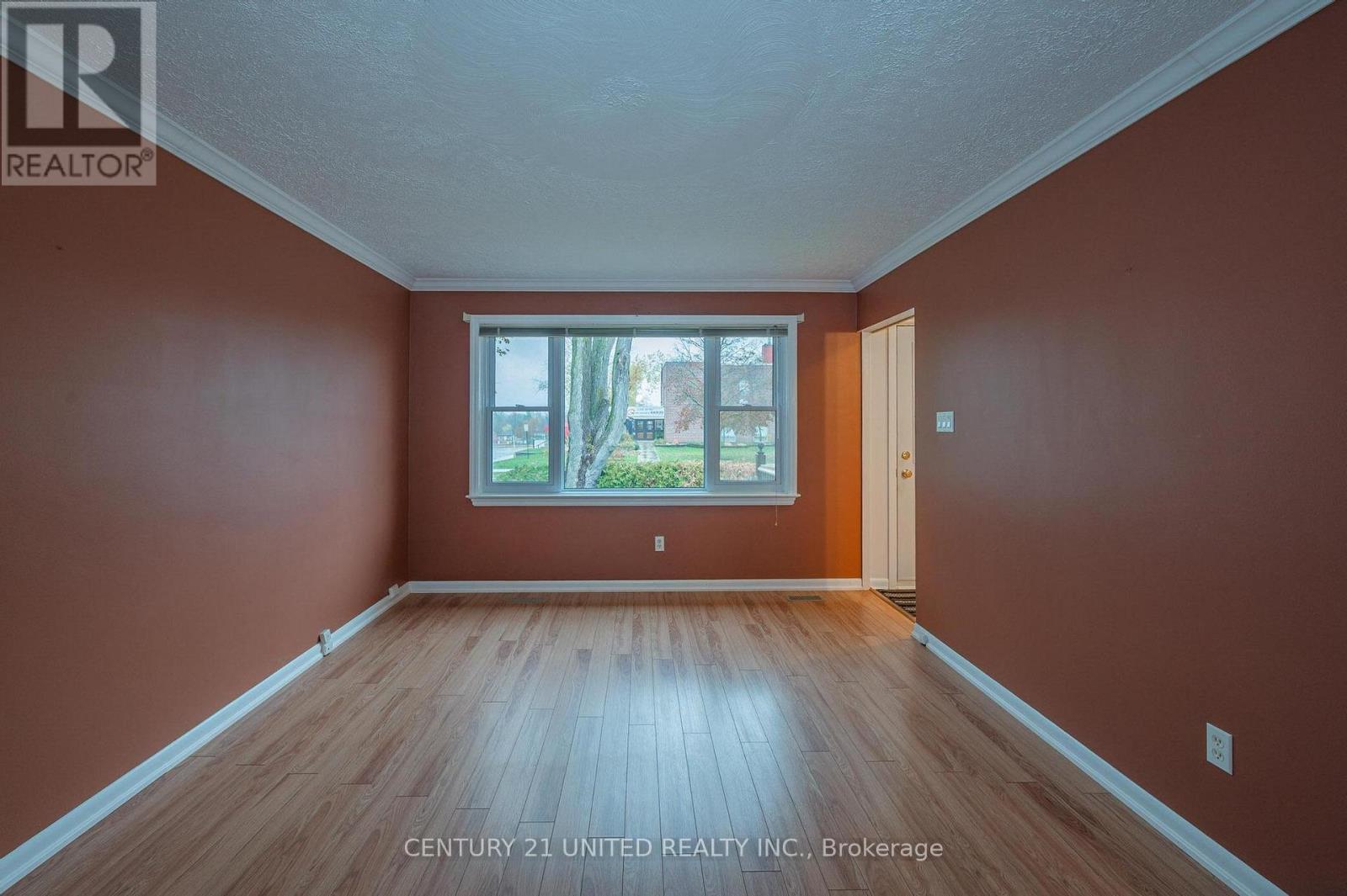 835 Barnardo Avenue, Peterborough (Northcrest Ward 5), Ontario  K9H 5W1 - Photo 7 - X12520956