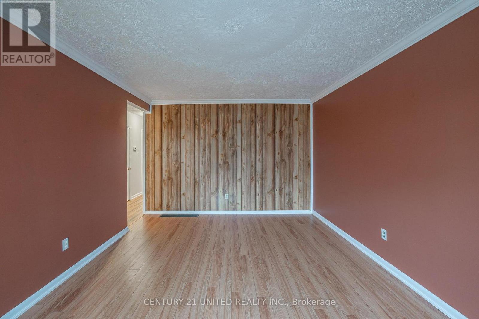 835 Barnardo Avenue, Peterborough (Northcrest Ward 5), Ontario  K9H 5W1 - Photo 8 - X12520956