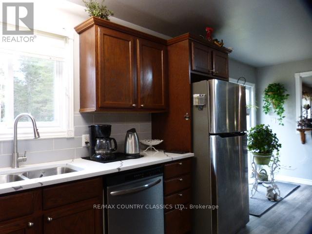 1689 Graphite Road, Hastings Highlands (Monteagle Ward), Ontario  K0L 2S0 - Photo 28 - X12521072