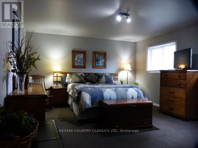 1689 Graphite Road, Hastings Highlands (Monteagle Ward), Ontario  K0L 2S0 - Photo 35 - X12521072