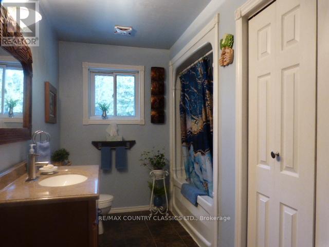 1689 Graphite Road, Hastings Highlands (Monteagle Ward), Ontario  K0L 2S0 - Photo 37 - X12521072