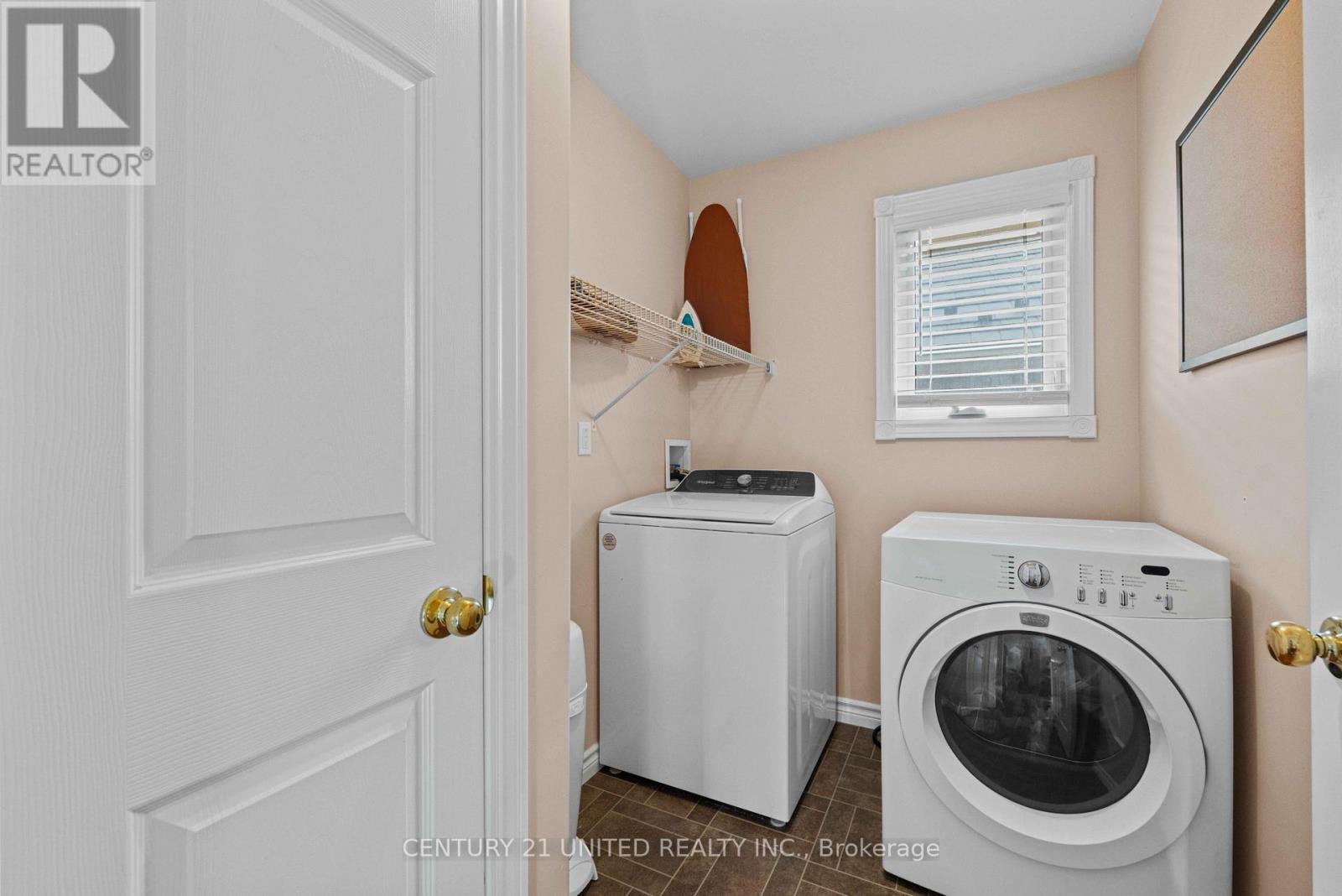 385 Bianco Crescent, Peterborough (Monaghan Ward 2), Ontario  K9K 0A5 - Photo 11 - X12521084