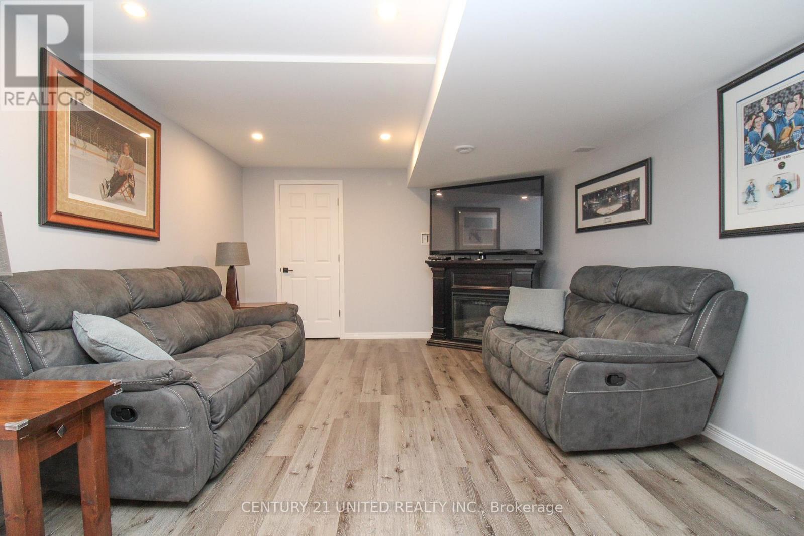 1356 Ireland Drive, Peterborough (Monaghan Ward 2), Ontario  K9K 0B1 - Photo 26 - X12521340