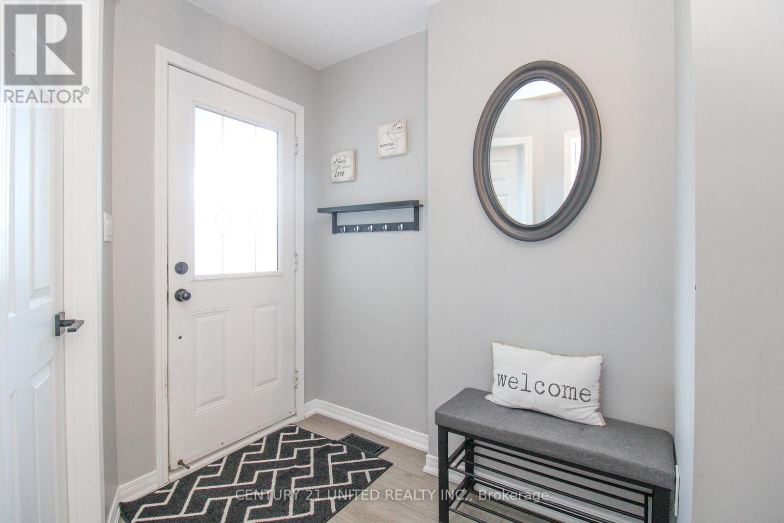 1356 Ireland Drive, Peterborough (Monaghan Ward 2), Ontario  K9K 0B1 - Photo 5 - X12521340