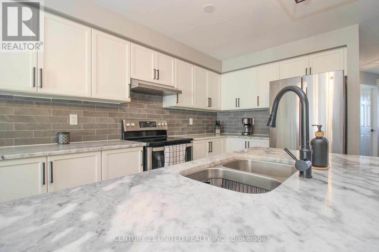 1356 Ireland Drive, Peterborough (Monaghan Ward 2), Ontario  K9K 0B1 - Photo 9 - X12521340