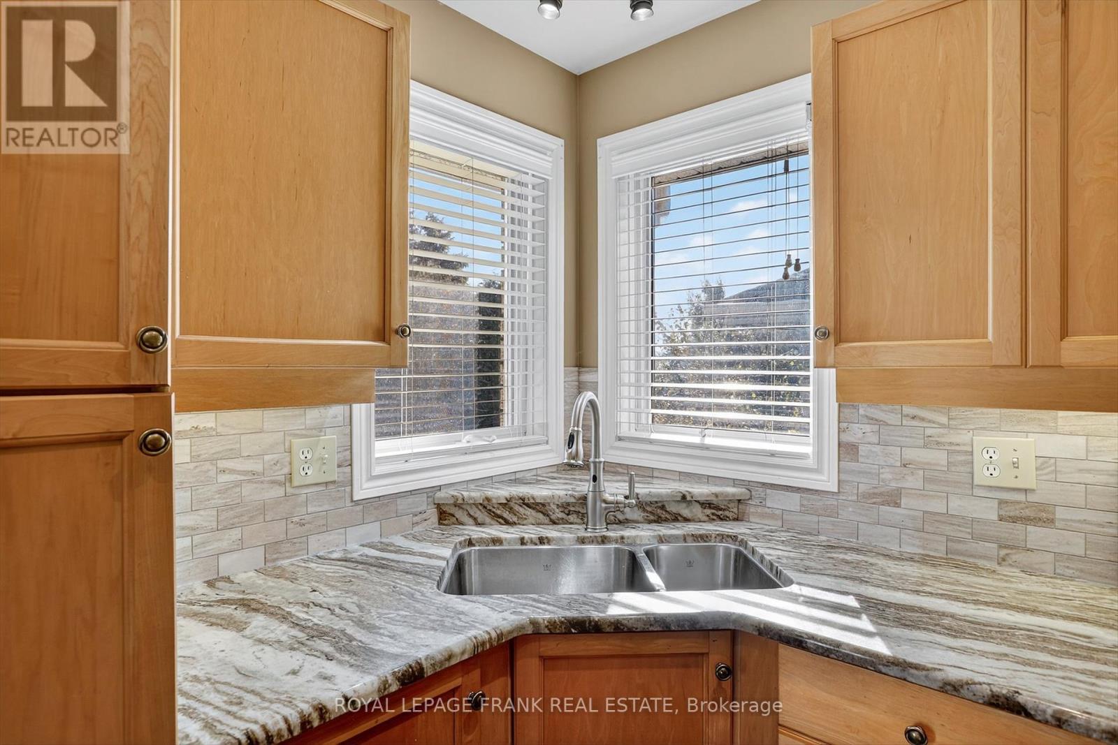 2940 Jennifer Drive, Peterborough (Northcrest Ward 5), Ontario  K9L 1Z9 - Photo 12 - X12521342