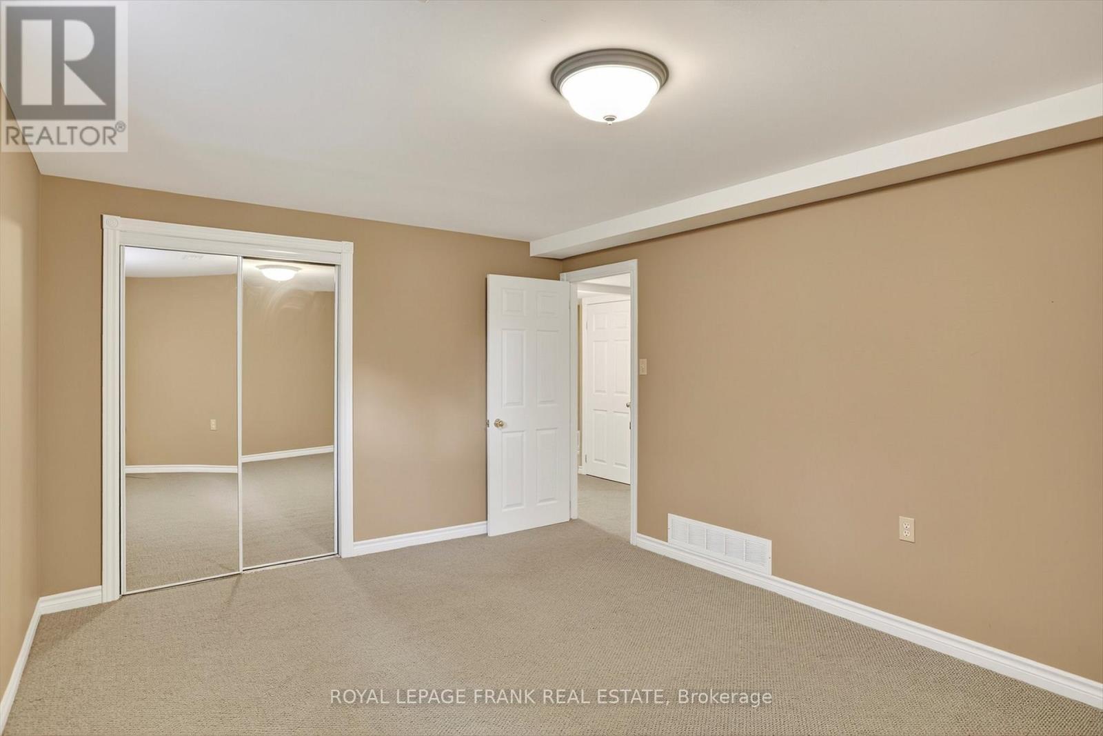 2940 Jennifer Drive, Peterborough (Northcrest Ward 5), Ontario  K9L 1Z9 - Photo 26 - X12521342