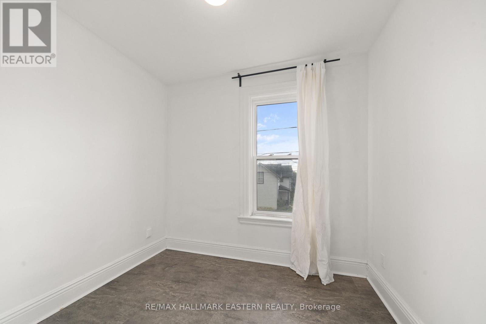 300 Wolfe Street, Peterborough (Town Ward 3), Ontario  K9J 2L5 - Photo 11 - X12521378