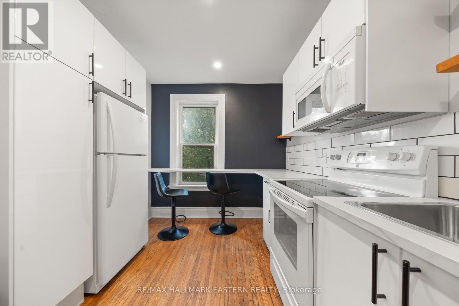 300 Wolfe Street, Peterborough (Town Ward 3), Ontario  K9J 2L5 - Photo 13 - X12521378