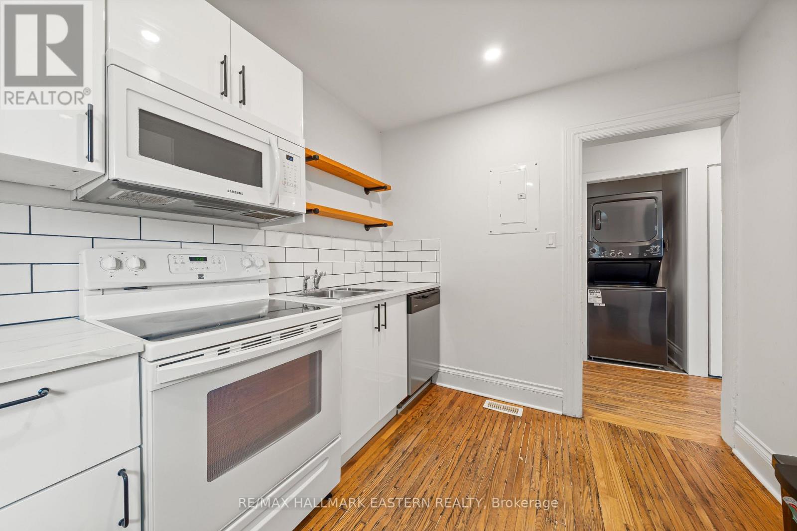 300 Wolfe Street, Peterborough (Town Ward 3), Ontario  K9J 2L5 - Photo 14 - X12521378