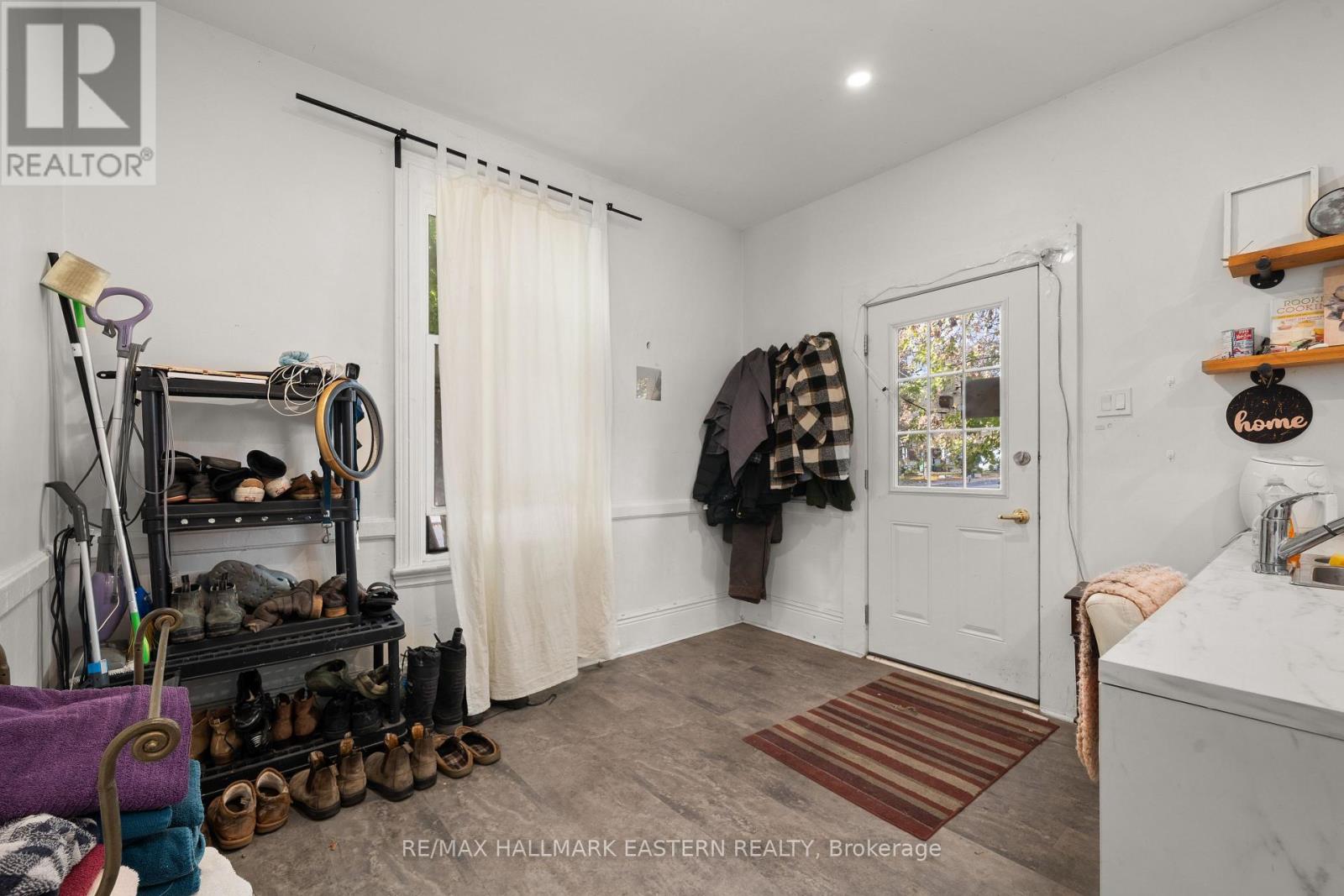 300 Wolfe Street, Peterborough (Town Ward 3), Ontario  K9J 2L5 - Photo 23 - X12521378