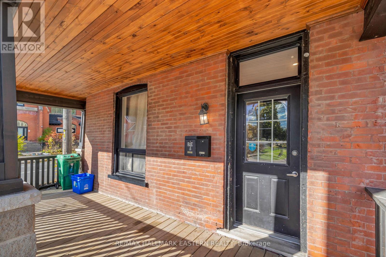 300 Wolfe Street, Peterborough (Town Ward 3), Ontario  K9J 2L5 - Photo 4 - X12521378