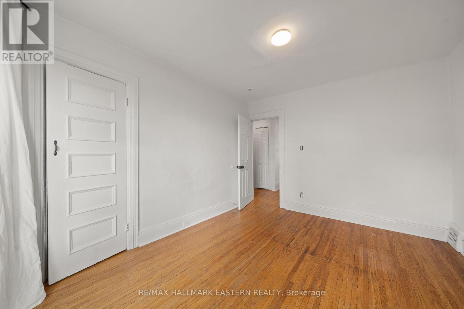 300 Wolfe Street, Peterborough (Town Ward 3), Ontario  K9J 2L5 - Photo 8 - X12521378