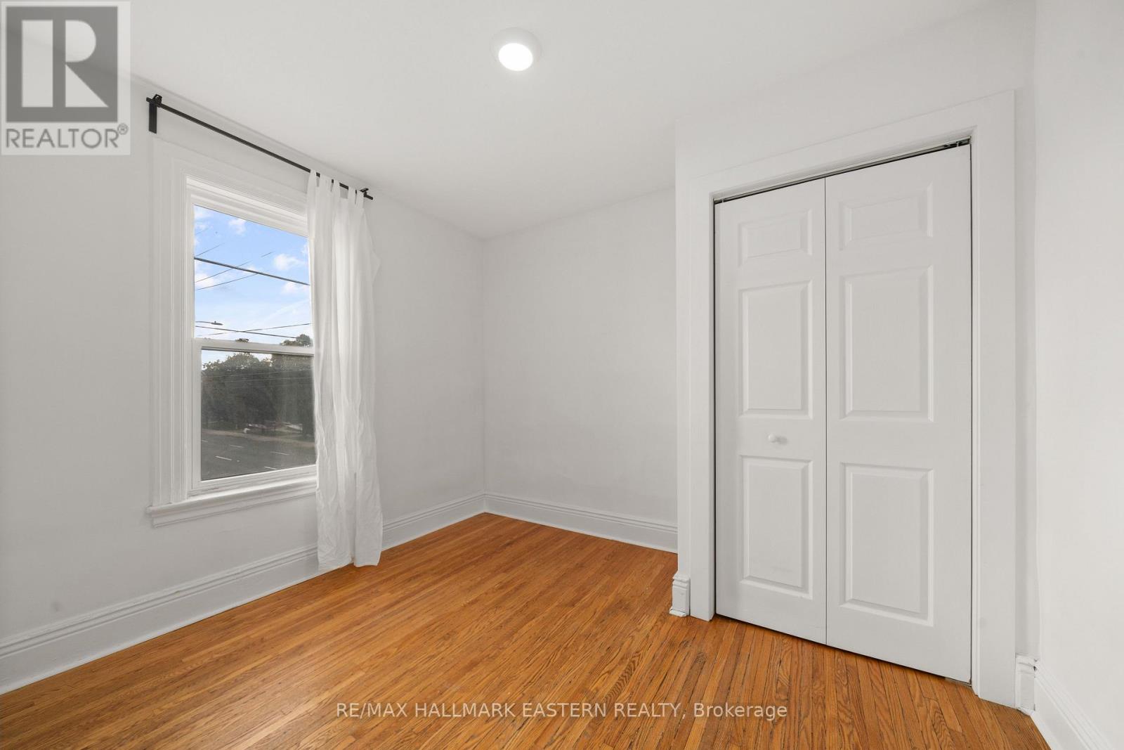 300 Wolfe Street, Peterborough (Town Ward 3), Ontario  K9J 2L5 - Photo 9 - X12521378