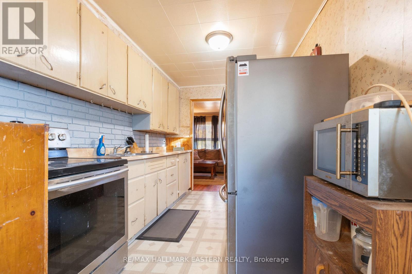 7 Wallace Street, Peterborough (Ashburnham Ward 4), Ontario  K9H 1A8 - Photo 11 - X12521396