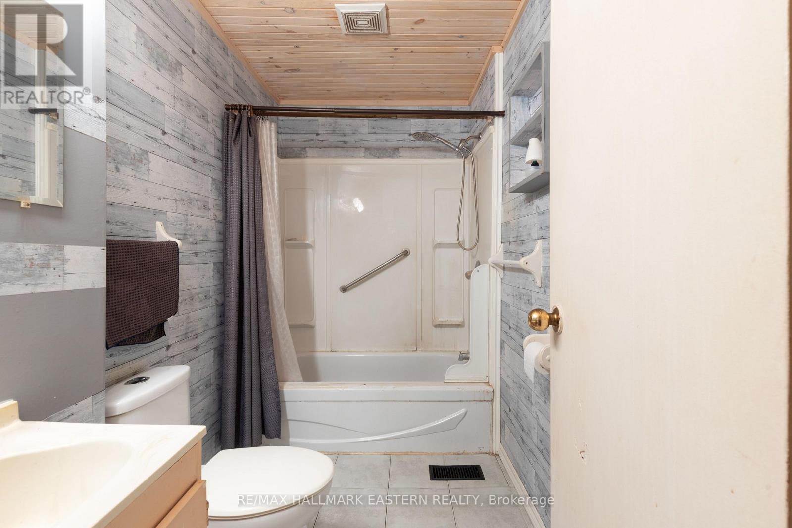 7 Wallace Street, Peterborough (Ashburnham Ward 4), Ontario  K9H 1A8 - Photo 22 - X12521396