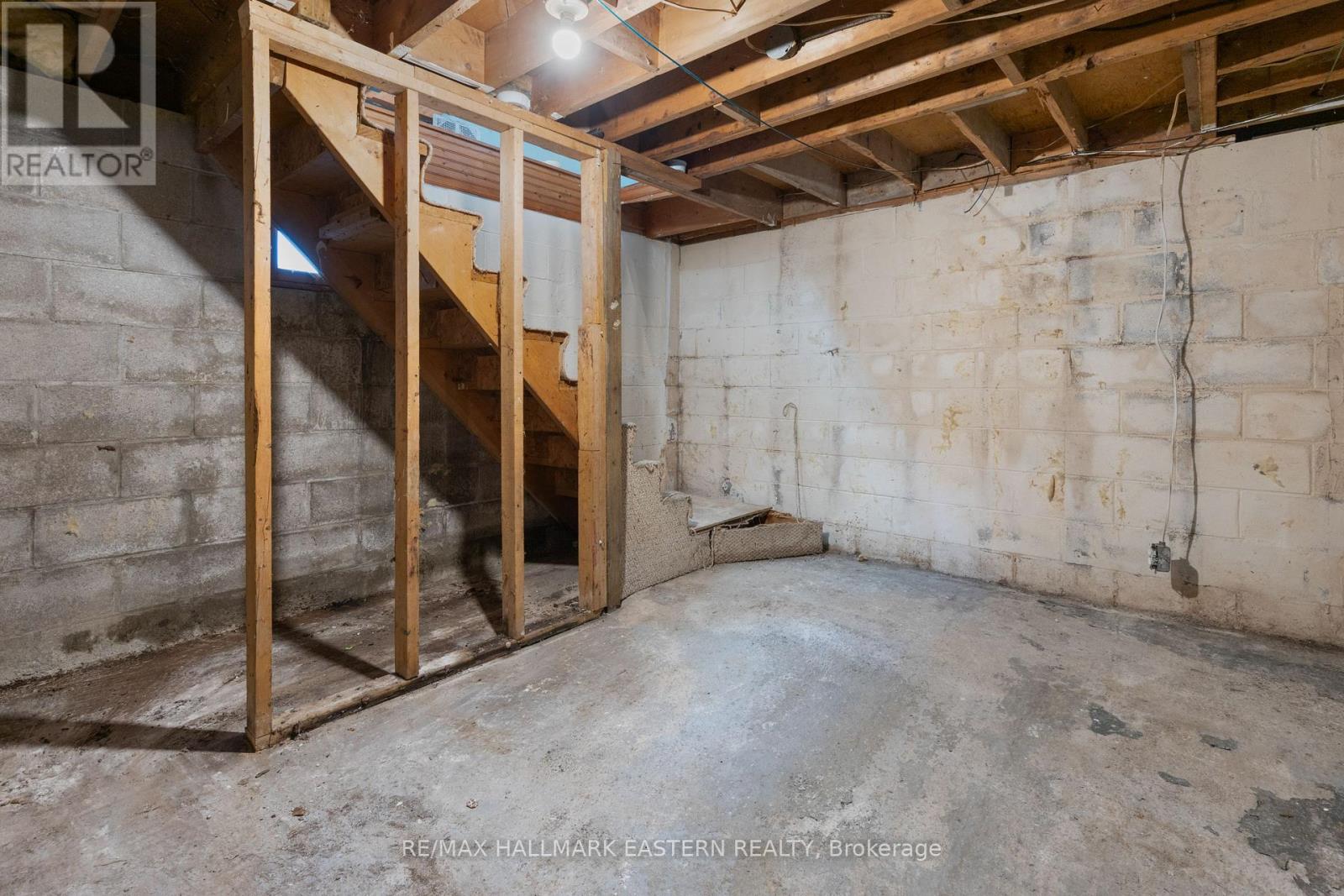 7 Wallace Street, Peterborough (Ashburnham Ward 4), Ontario  K9H 1A8 - Photo 24 - X12521396