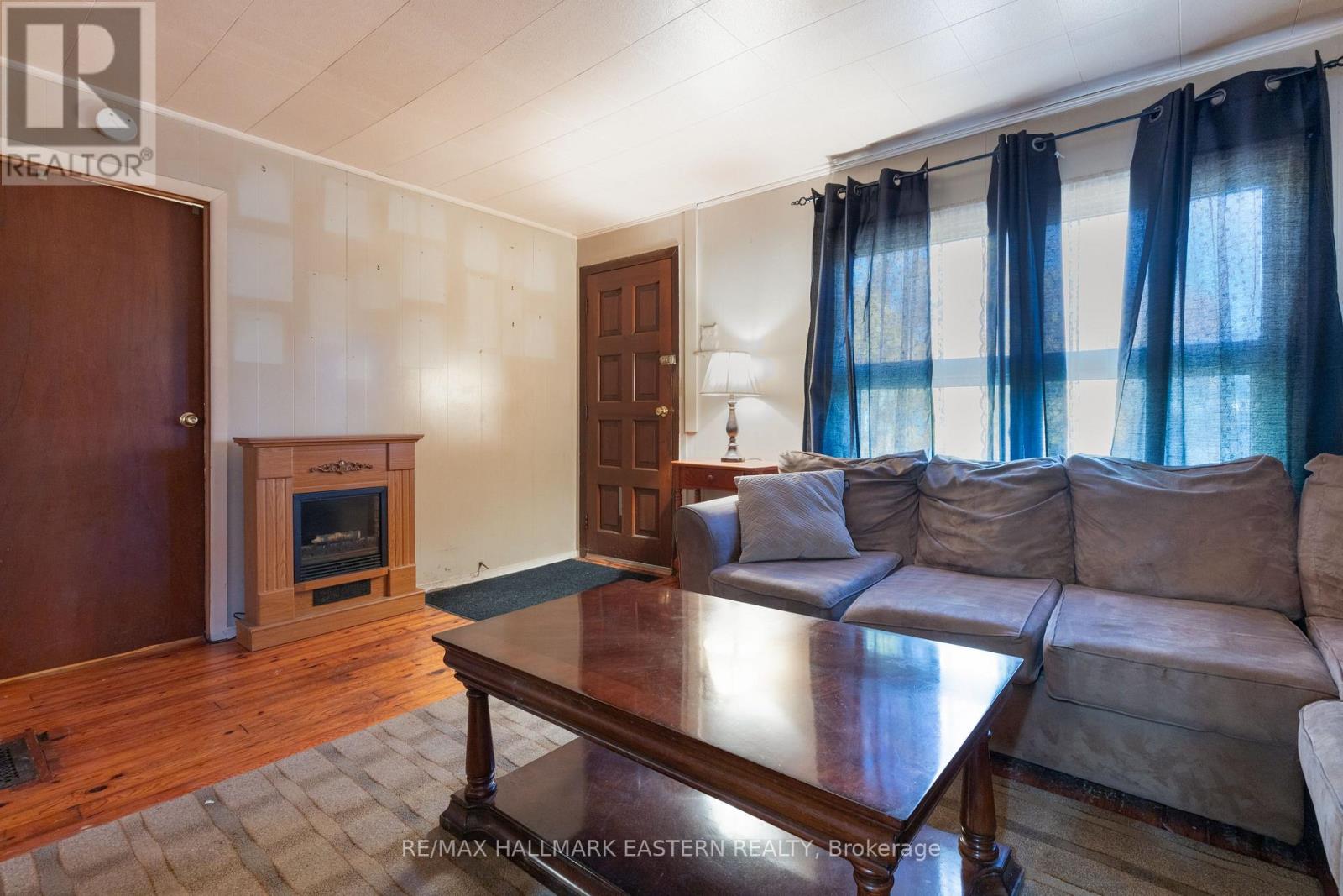 7 Wallace Street, Peterborough (Ashburnham Ward 4), Ontario  K9H 1A8 - Photo 4 - X12521396