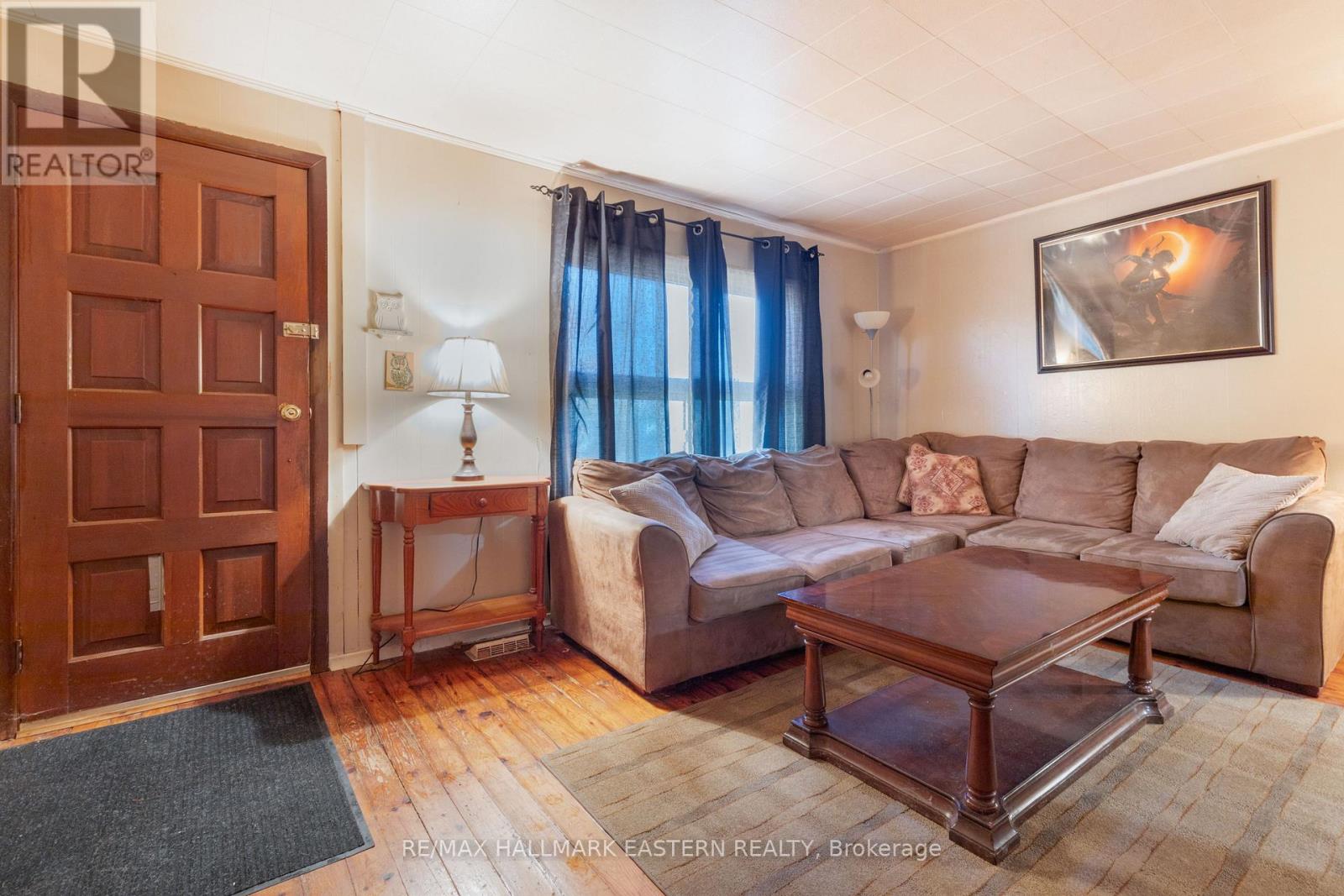 7 Wallace Street, Peterborough (Ashburnham Ward 4), Ontario  K9H 1A8 - Photo 6 - X12521396